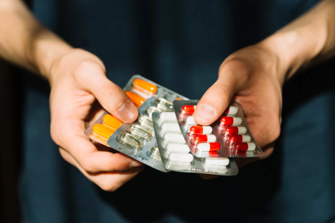 Antibiotics हो रहे हैं बेअसर, ICMR की रिपोर्ट से चौंक जाएंगे आप 1 एंटीबायोटिक्स हो रहे हैं बेअसर, ICMR की रिपोर्ट से चौंक जाएंगे आप