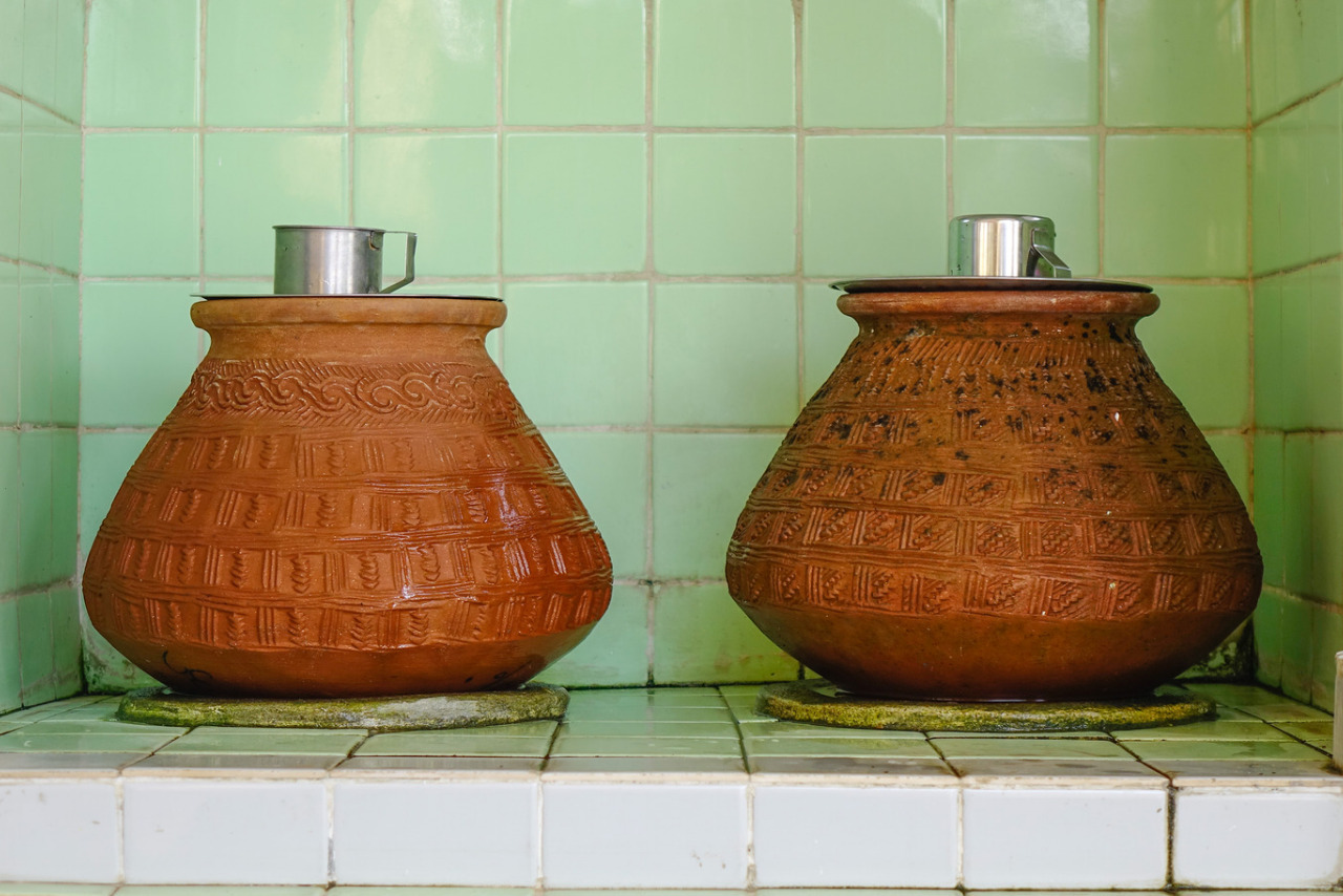 Clay Pot Water Benefits : साधारण पानी को बनाना चाहते हैं अमृत तो करें यह उपाए 1 Clay Pot Water Benefits : साधारण पानी को बनाना चाहते हैं अमृत तो करें यह उपाए